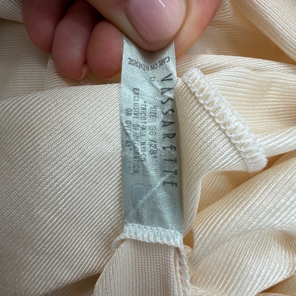 Vassarette Vintage Cream Lace Trim Full Slip Dress Nylon Tricot Size 36/28 - Picture 6 of 6